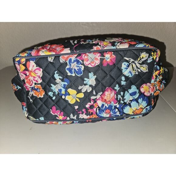 NWOT! Vera Bradley On The Go Quilted Handbag Floral Pattern 13x10x5 - Picture 7 of 11